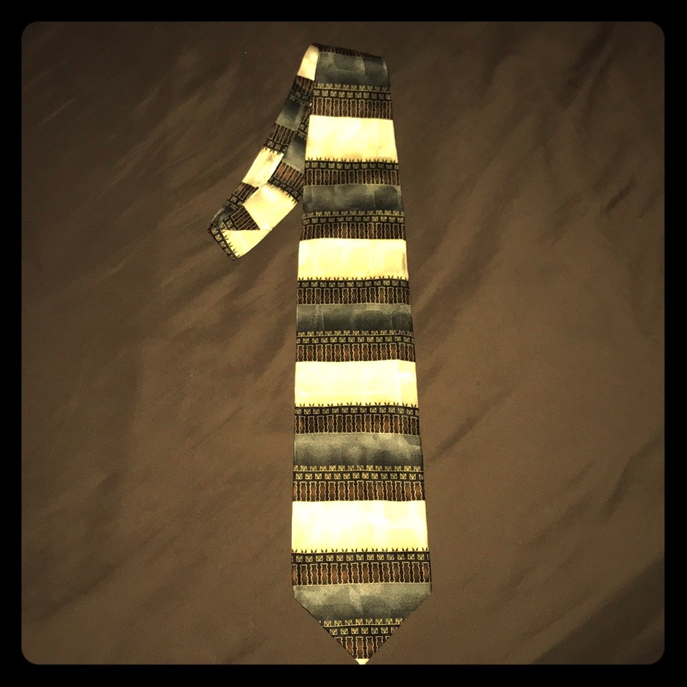 Silk tie